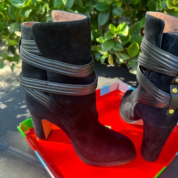 Luise Et Cie women’s black suede booties,size 5 1/2 - Picture 6 of 10
